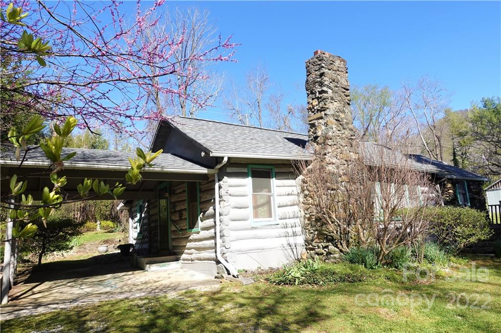 207 Hawthorne Avenue Swannanoa NC 28778