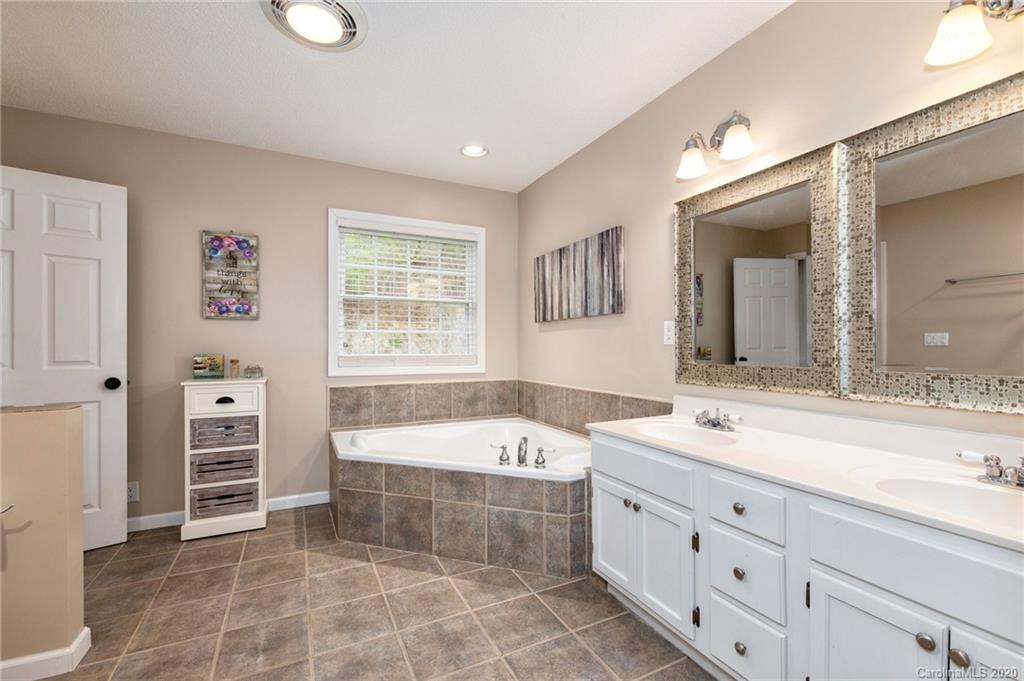 135 Black Oak Drive Asheville NC 28804