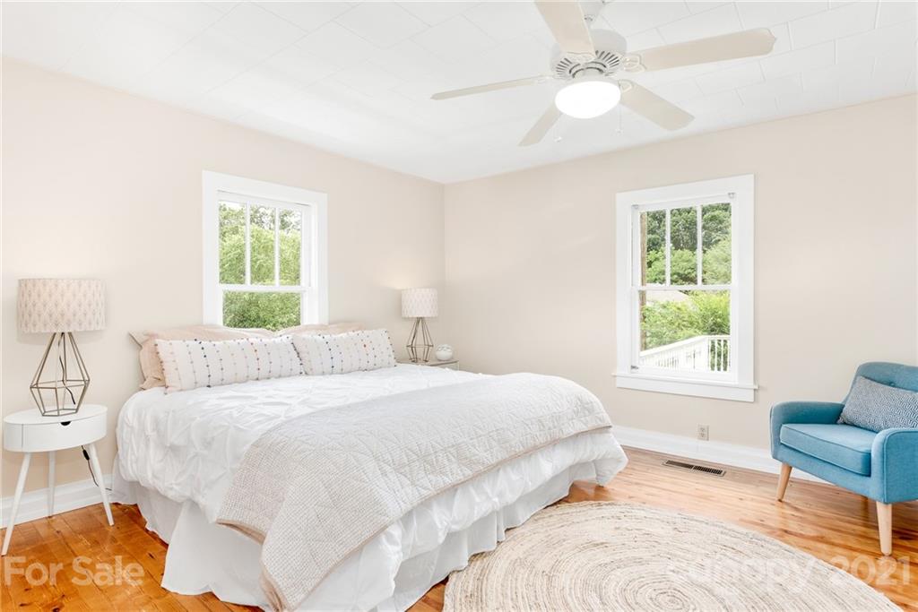 10 Deaver Drive Asheville NC 28806