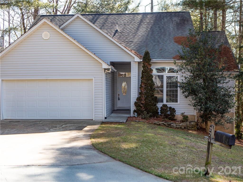 225 Fox Cross Drive Brevard NC 28712