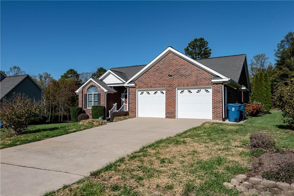 1465 Sweetbriar Lane Hickory NC 28602