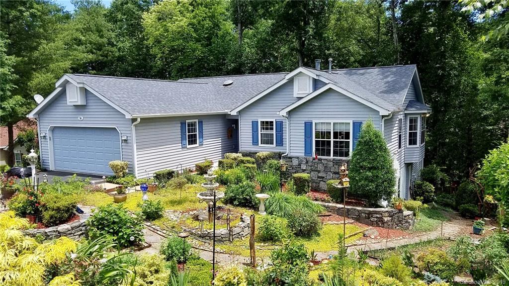 21 Foxmoor Court Etowah NC 28729