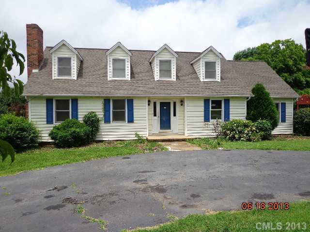 1762 Woodridge Circle Hickory NC 28602