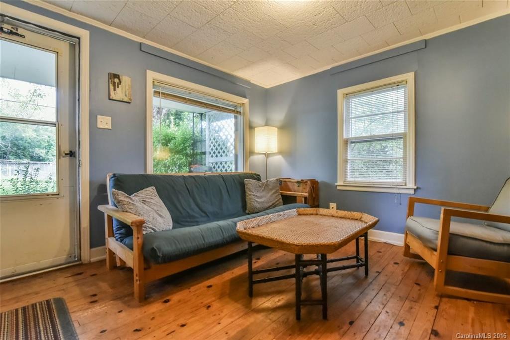 522 Deaverview Road Asheville NC 28806