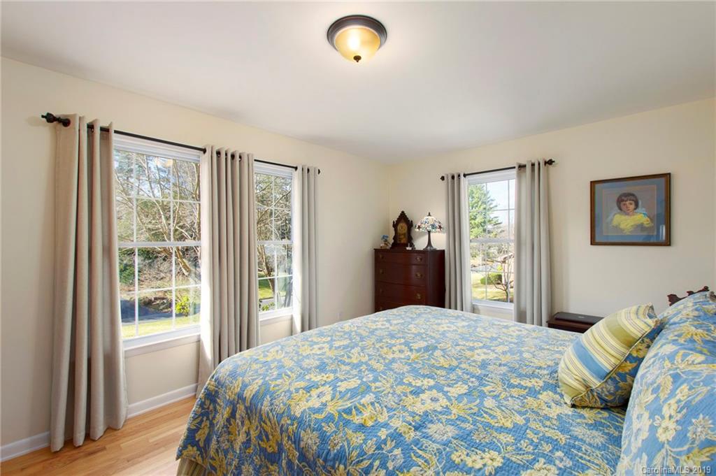 10 E Baird Mountain Road Asheville NC 28804