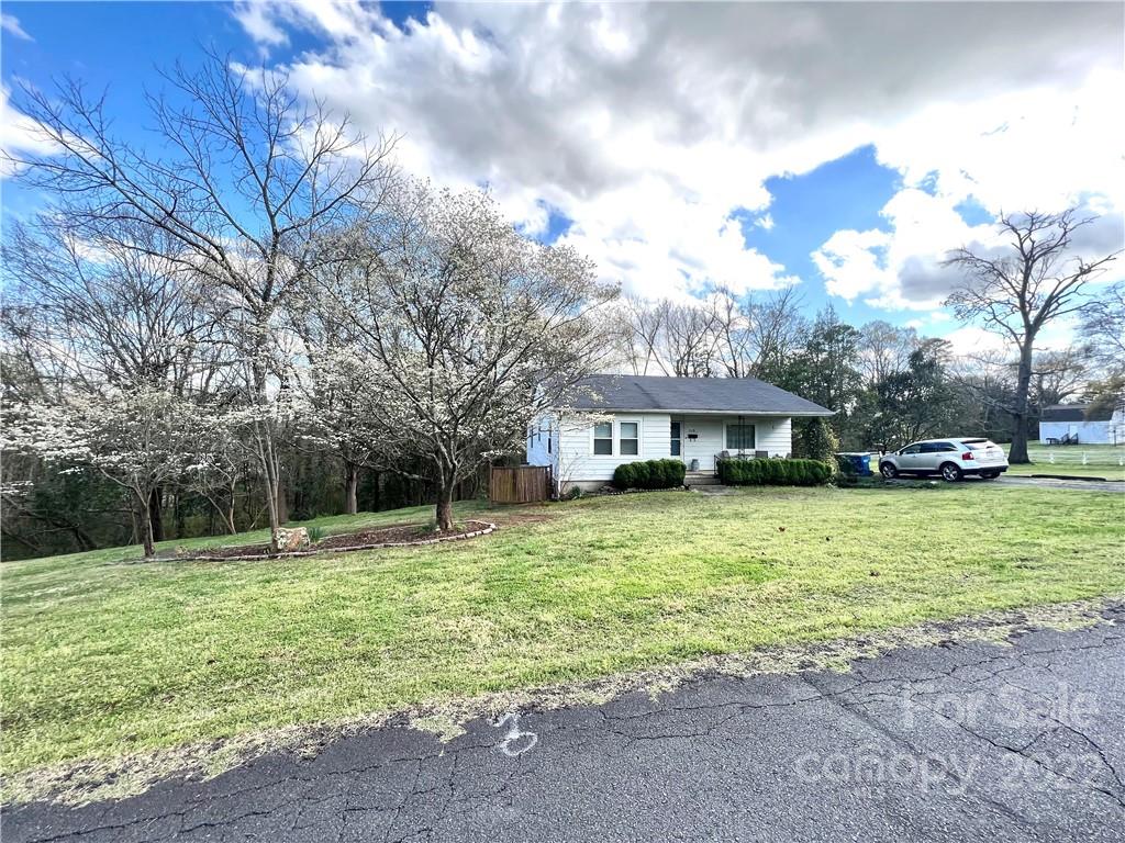 215 Mauney Street Mount Holly NC 28120