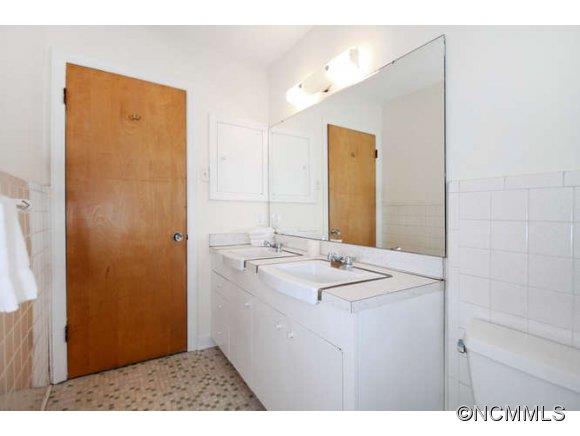 15 Greenleaf Circle Asheville NC 28804