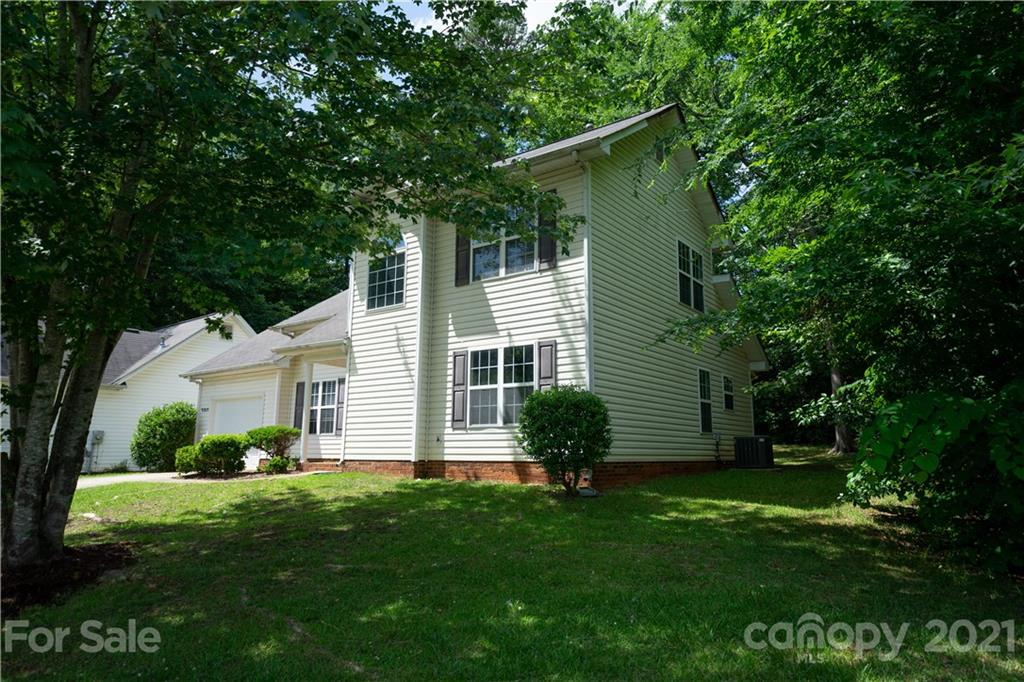 9205 Forest Green Drive Charlotte NC 28227