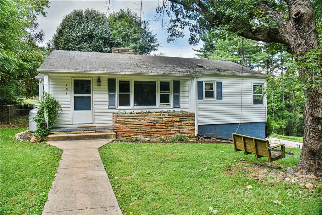104 Forest View Circle Canton NC 28716