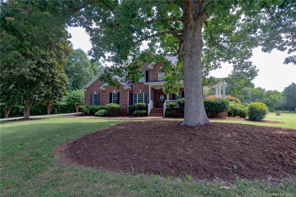 1874 Twin Ponds Drive Hickory NC 28602