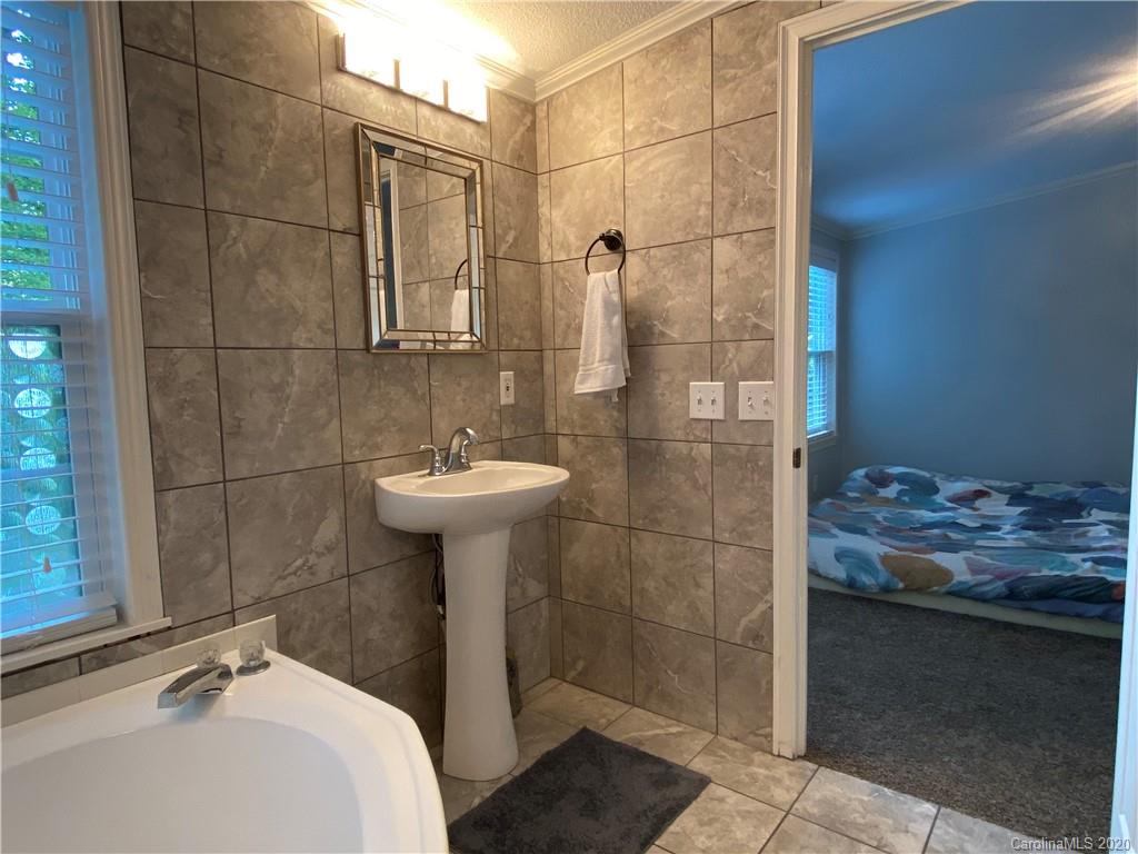 1107 Bee Tree Road Swannanoa NC 28778
