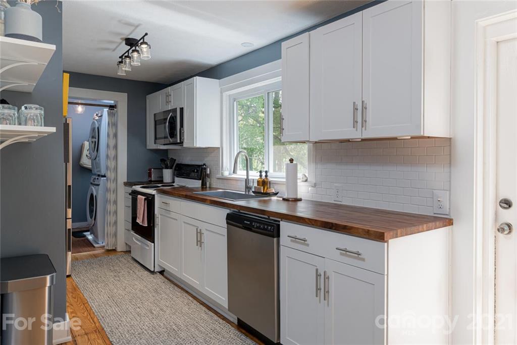 275 Asbury Road Candler NC 28715