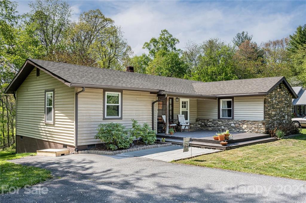 275 Asbury Road Candler NC 28715