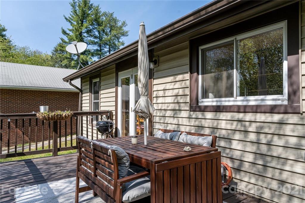 275 Asbury Road Candler NC 28715