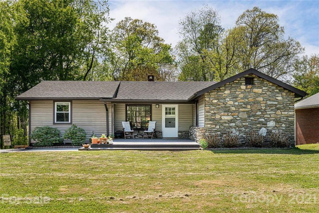 275 Asbury Road Candler NC 28715