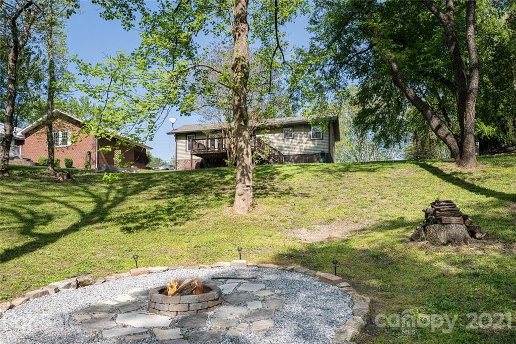 275 Asbury Road Candler NC 28715