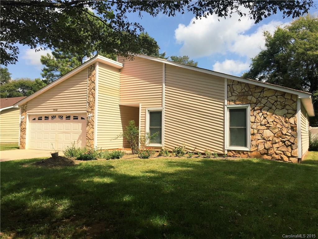 7542 Eastbourne Road Charlotte NC 28227