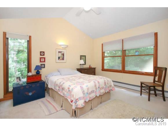 8 Cricket Lane Asheville NC 28804