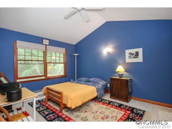 8 Cricket Lane Asheville NC 28804