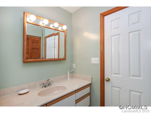 8 Cricket Lane Asheville NC 28804
