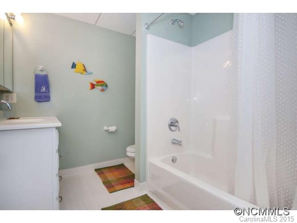 8 Cricket Lane Asheville NC 28804