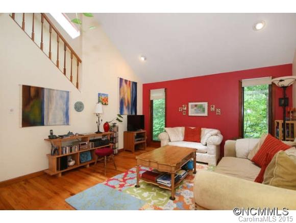 8 Cricket Lane Asheville NC 28804