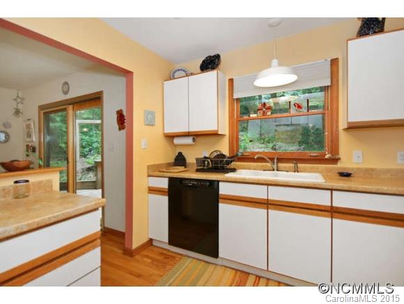 8 Cricket Lane Asheville NC 28804