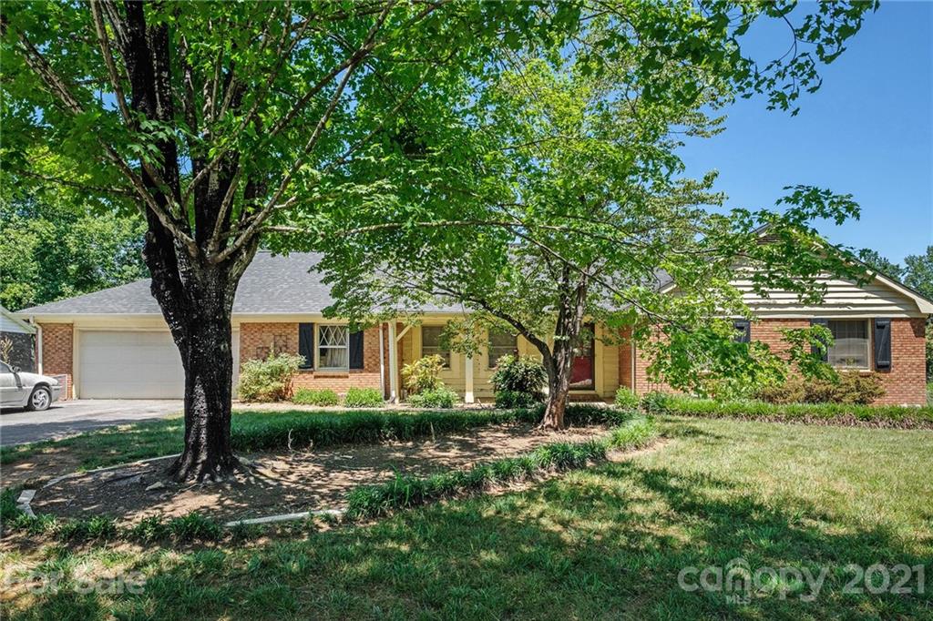 5450 Suttlemyre Lane Hickory NC 28601