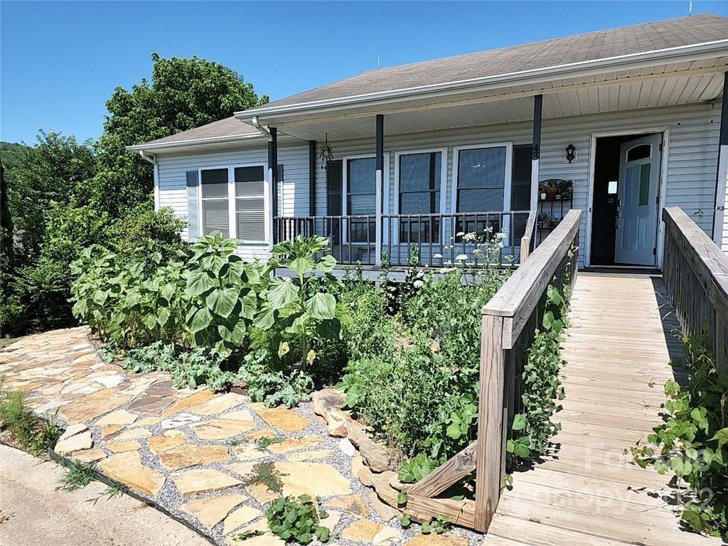 43 Sydney Lane Asheville NC 28806
