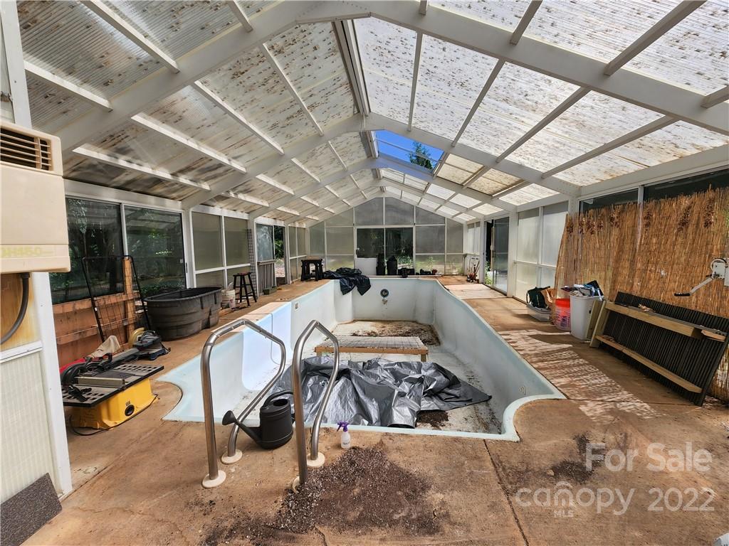 43 Sydney Lane Asheville NC 28806