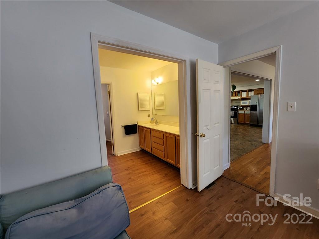 43 Sydney Lane Asheville NC 28806