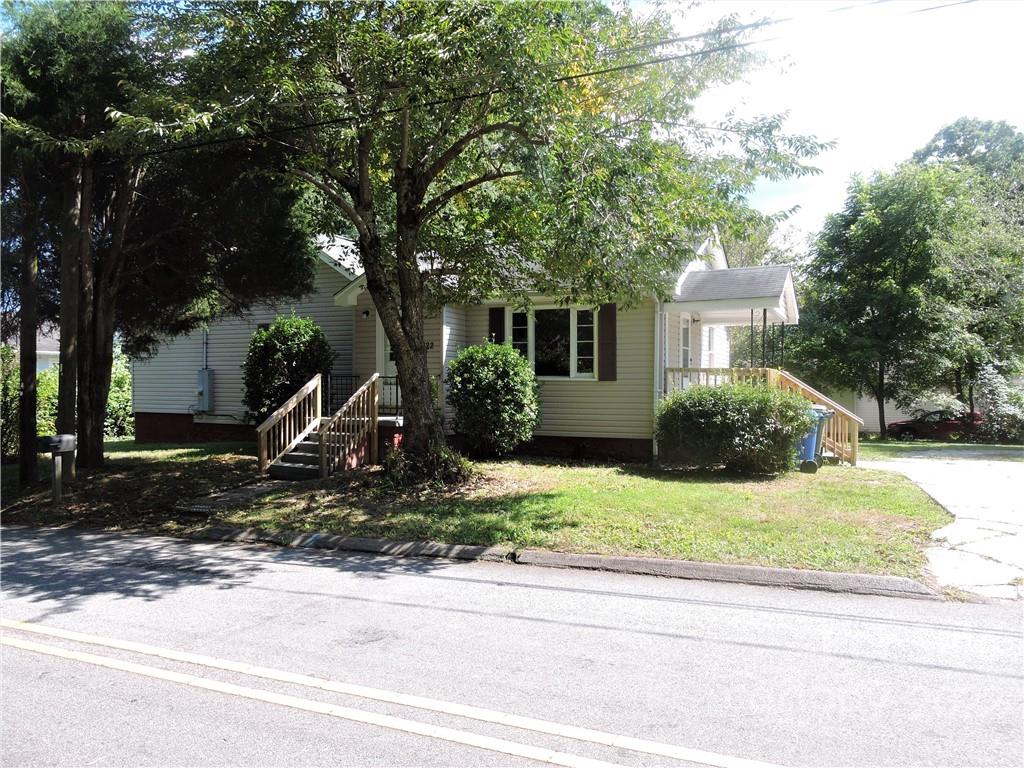 822 9th Avenue W Hendersonville NC 28791