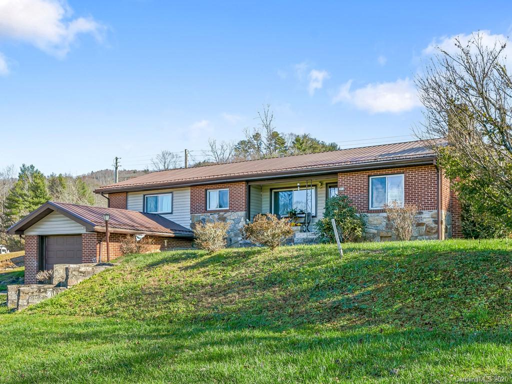 372 Hamilton Road Penrose NC 28766