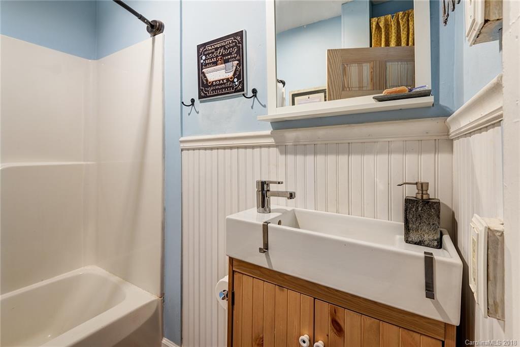 24 Wellington Street Asheville NC 28806