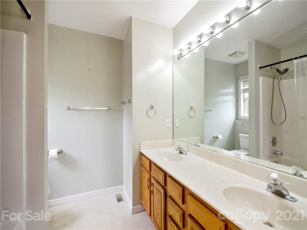 415 Hemlock Springs Trail Weaverville NC 28787