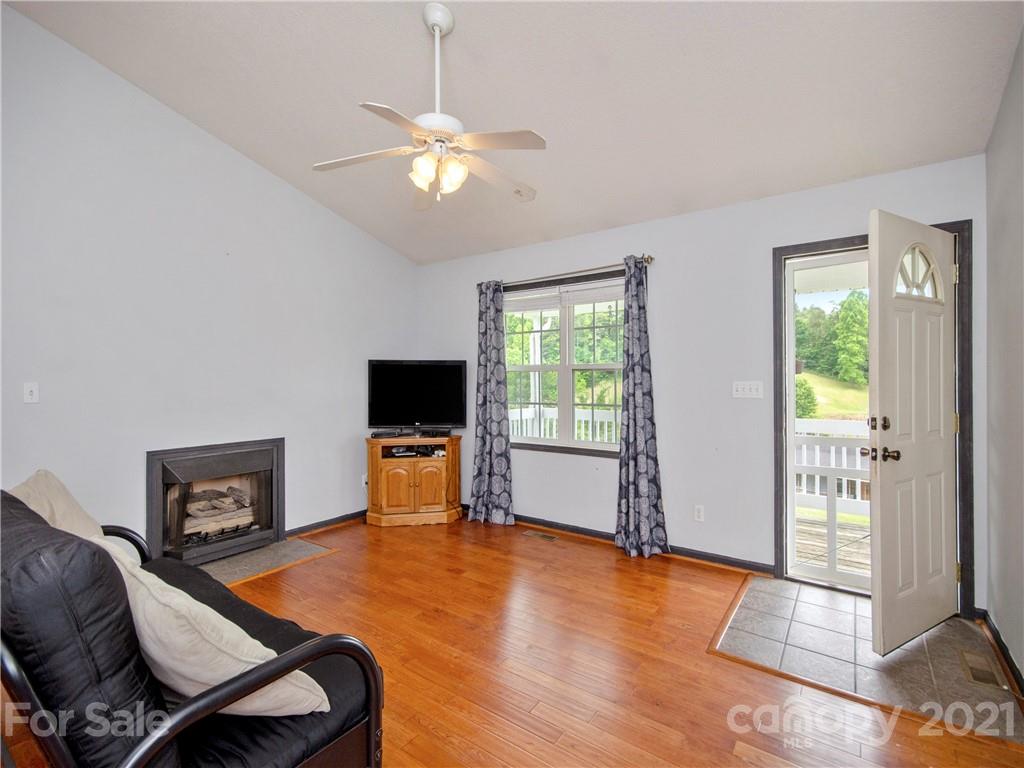 415 Hemlock Springs Trail Weaverville NC 28787
