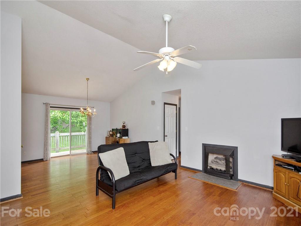 415 Hemlock Springs Trail Weaverville NC 28787