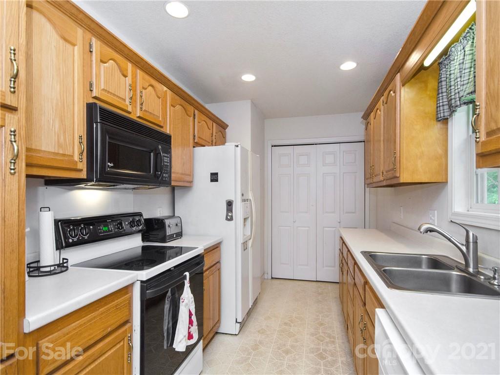415 Hemlock Springs Trail Weaverville NC 28787
