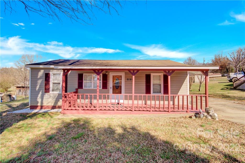 2812 Meadowbrook Road Statesville NC 28677