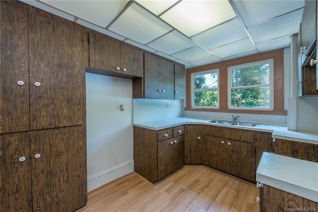 32 Success Avenue Asheville NC 28806