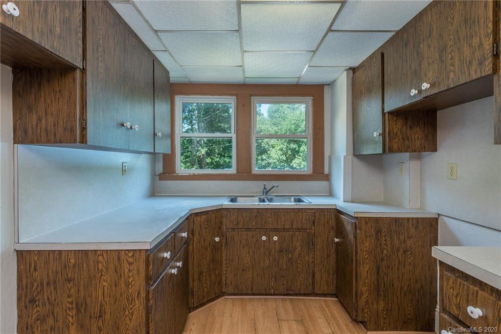 32 Success Avenue Asheville NC 28806
