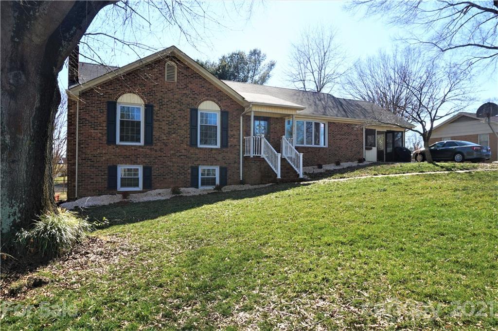 2120 37th Avenue NE Hickory NC 28601