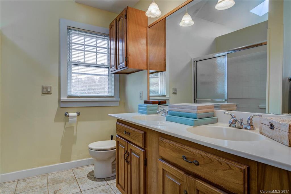 68 Garden Circle Asheville NC 28806