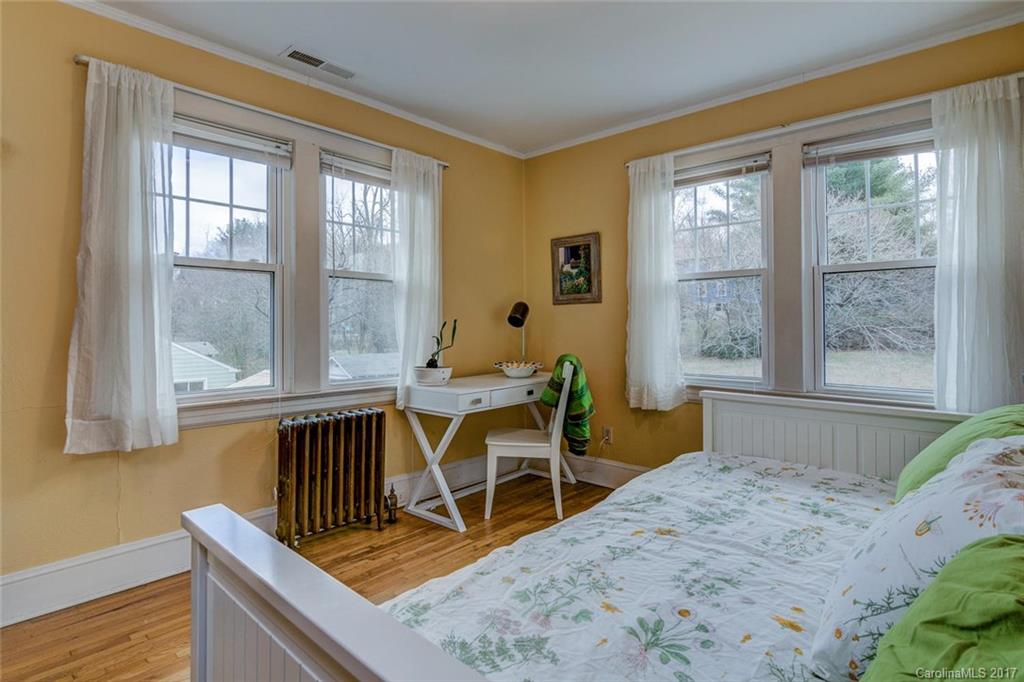 68 Garden Circle Asheville NC 28806
