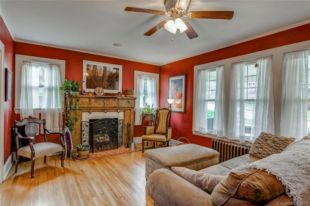 68 Garden Circle Asheville NC 28806