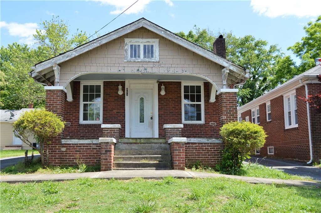 852 Highland Avenue Ne Hickory NC 28601