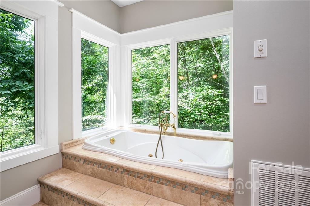 331 E Sondley Drive Asheville NC 28805