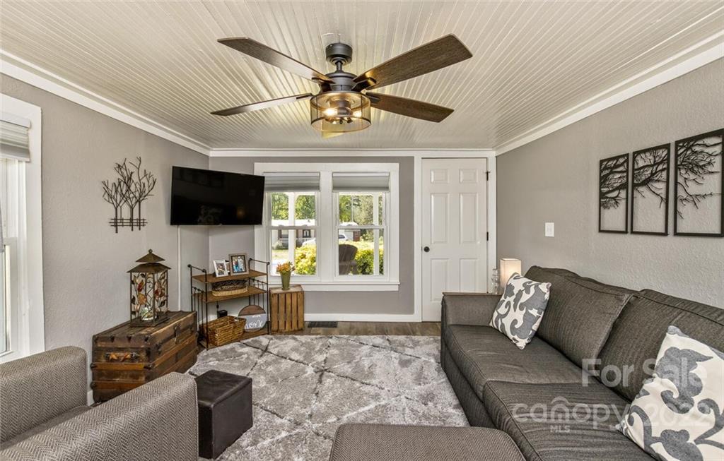 67 Brady Circle Canton NC 28716