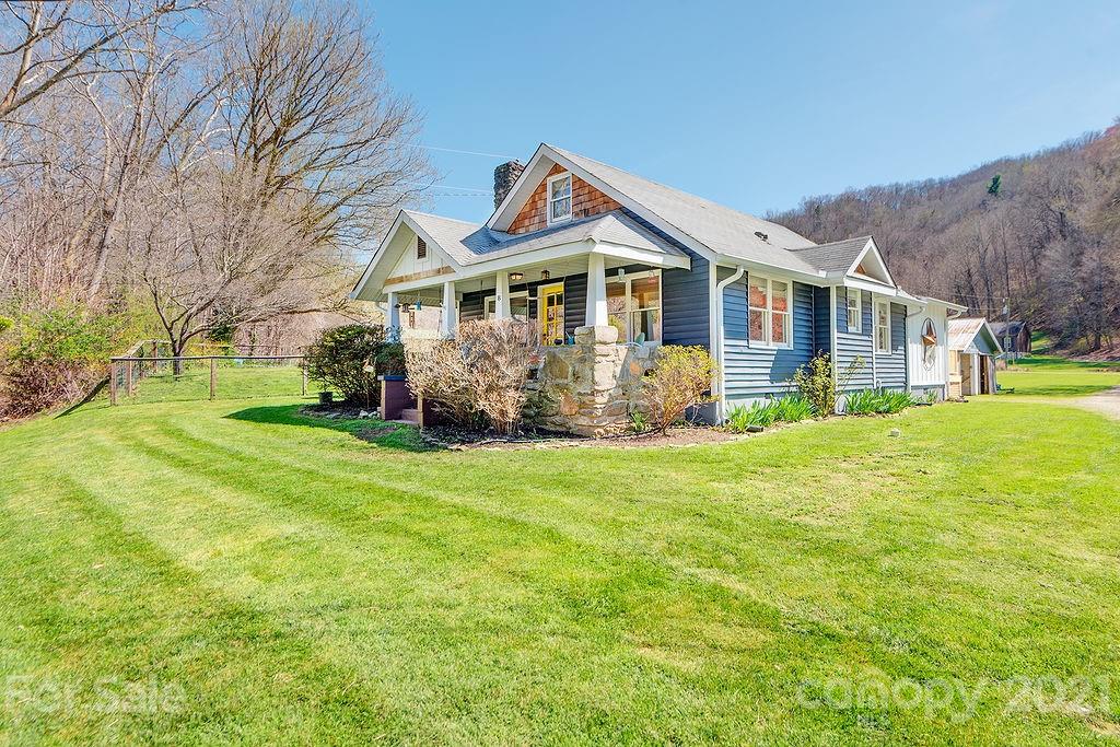 8 Curly Willow Lane Weaverville NC 28787