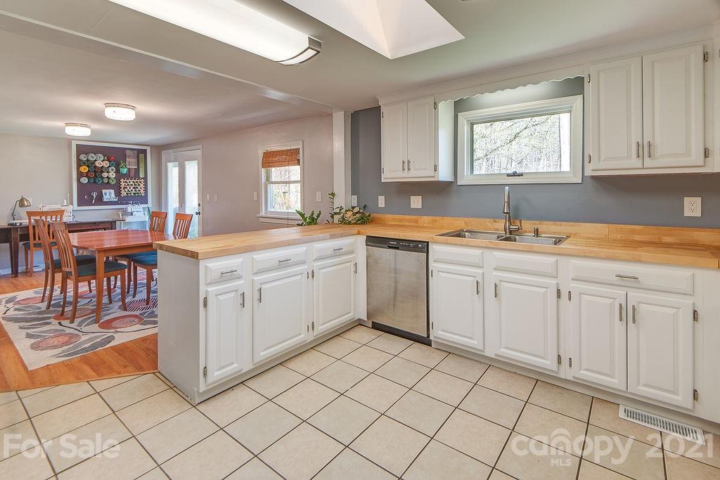 8 Curly Willow Lane Weaverville NC 28787
